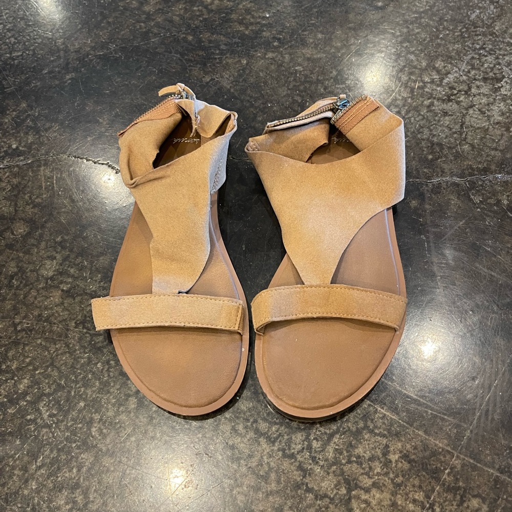 Brown Sandals with Zipper